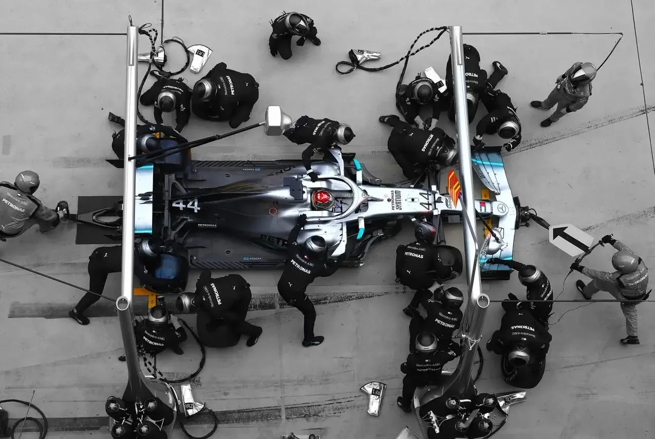 Lewis Hamilton Pitstop 2020 | Precision Racing