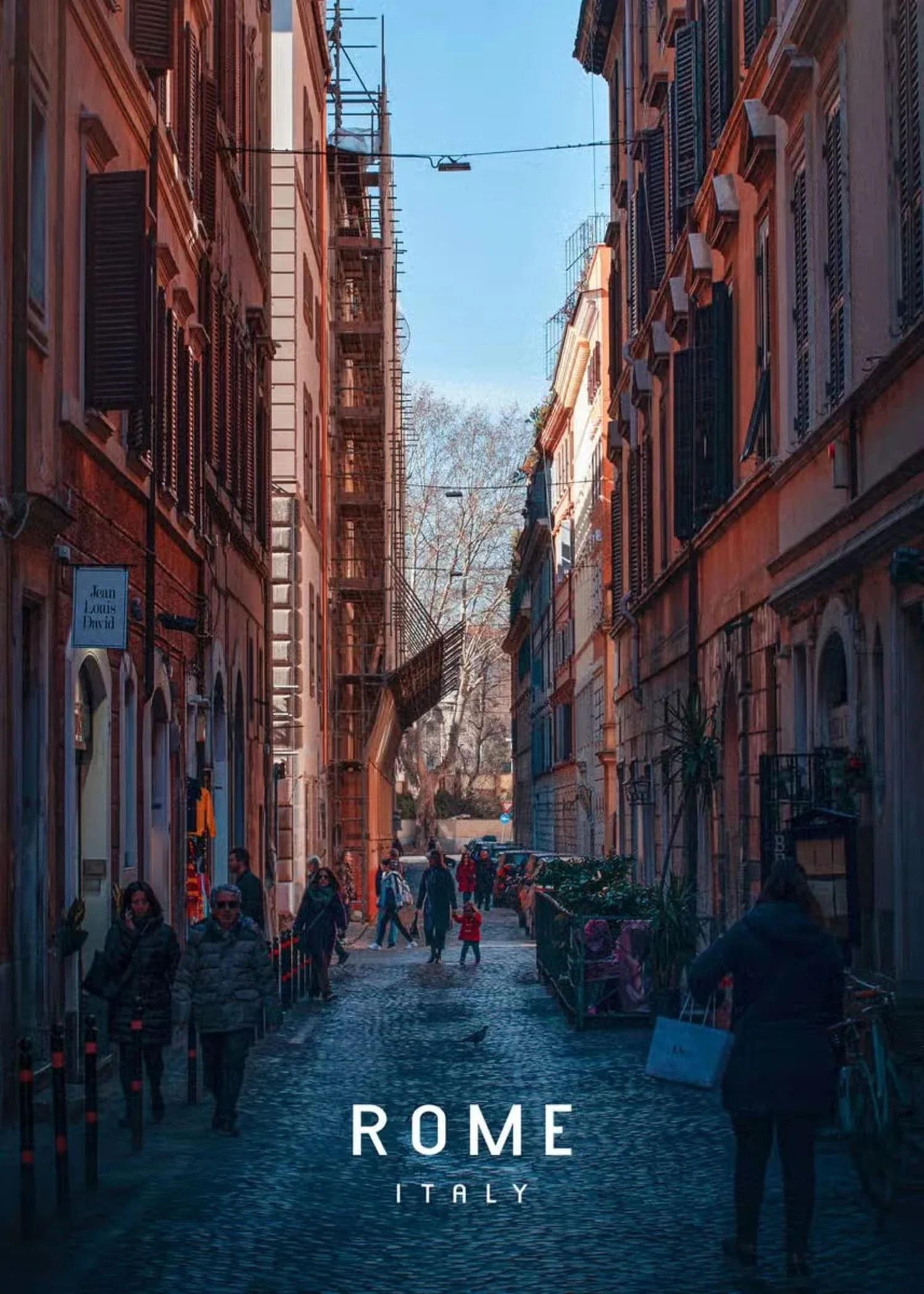 Busy Street Scene | Rome | Vibrant Urban Energy - Image 4