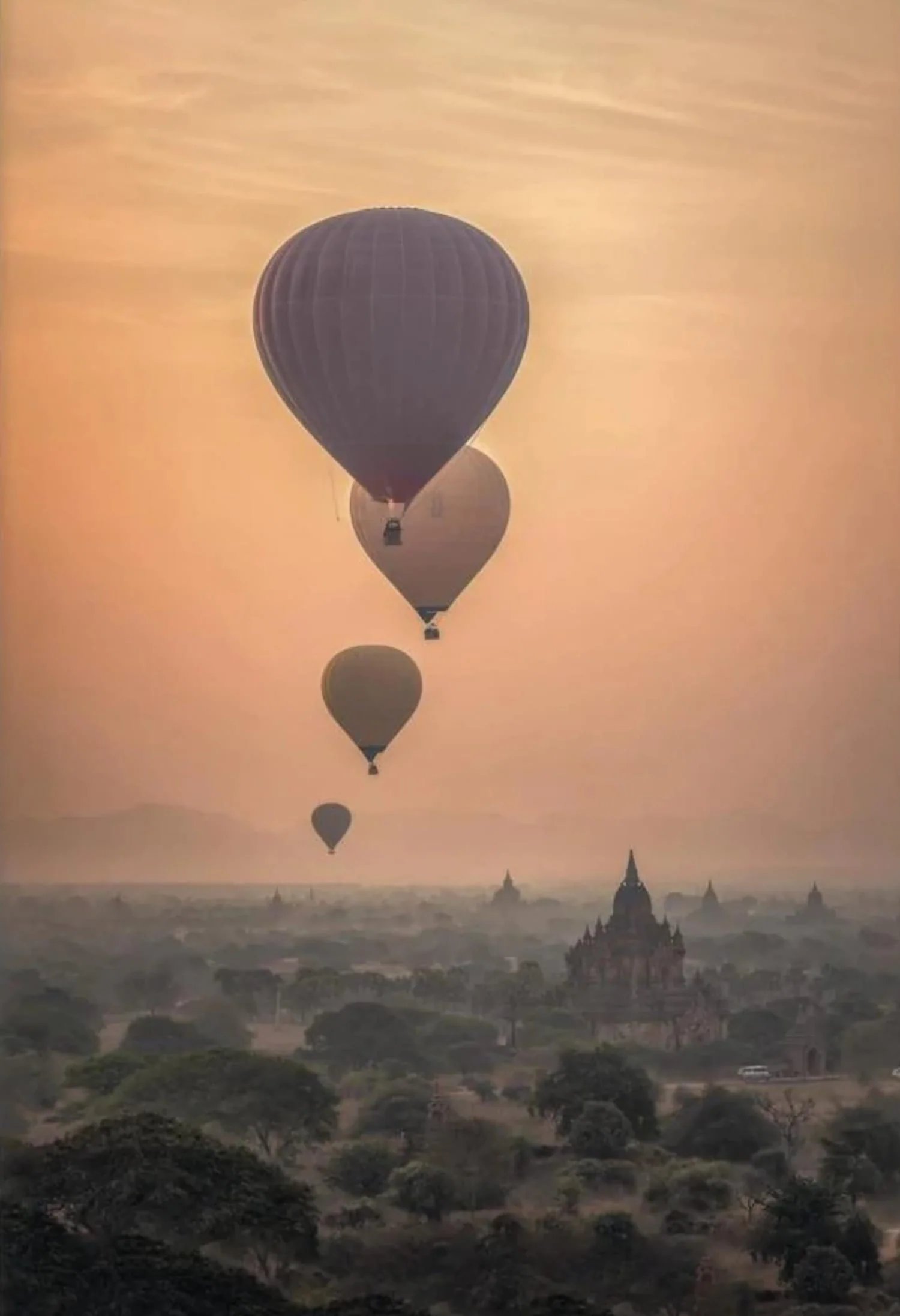 Hot Air Balloons | Vintage Aesthetic - Image 4