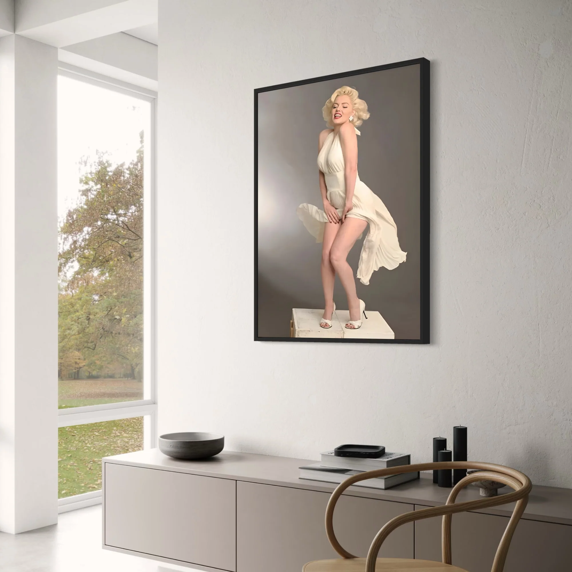 Marilyn Monroe | Playful Pose - Image 3