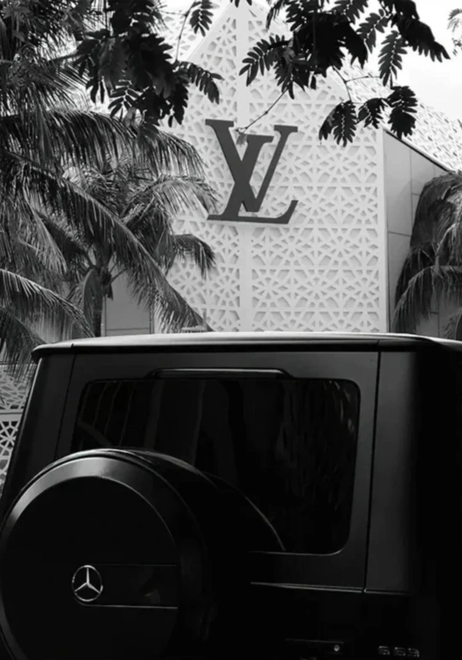 Louis Vuitton | Mercedes G500 | Luxury Fashion Illustration - Image 4