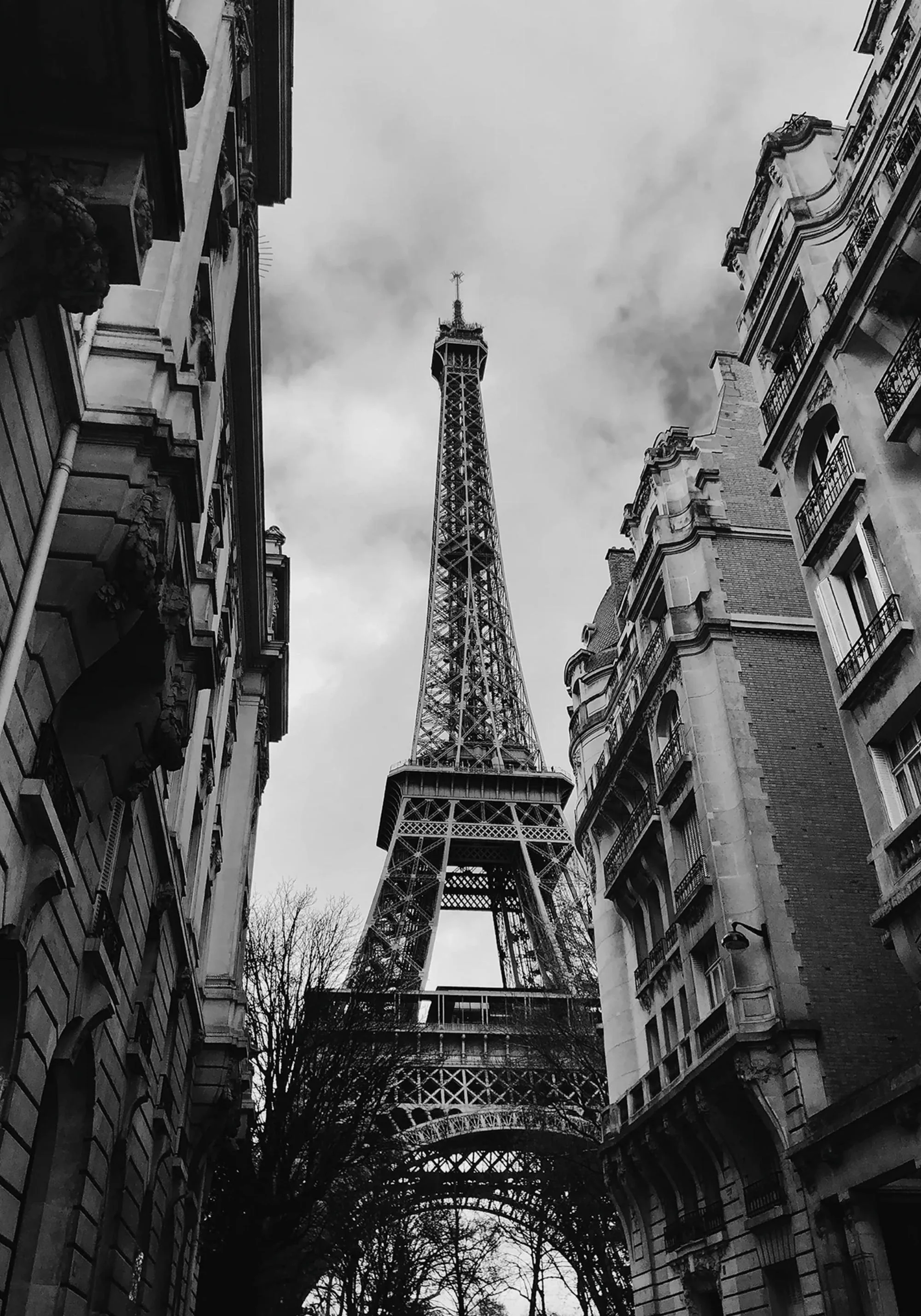 Eiffel Tower | Iconic Paris Landmark - Image 5